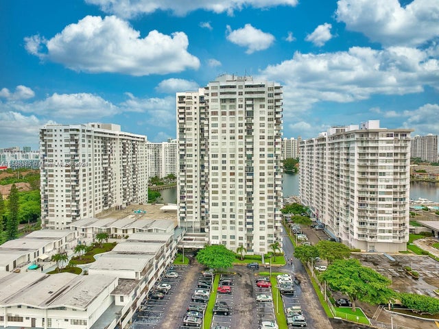 1 of 31 - 2750 Ne 183rd St 1107, Aventura, FL
