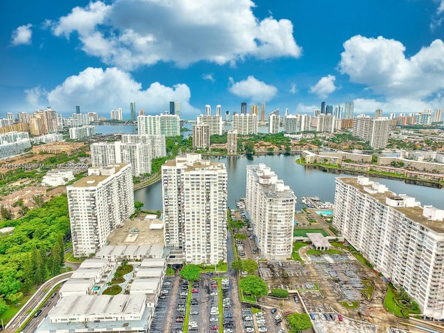 2 of 31 - 2750 Ne 183rd St 1107, Aventura, FL