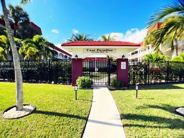 1 of 39 - 580 Egret Dr 302, Hallandale Beach, FL