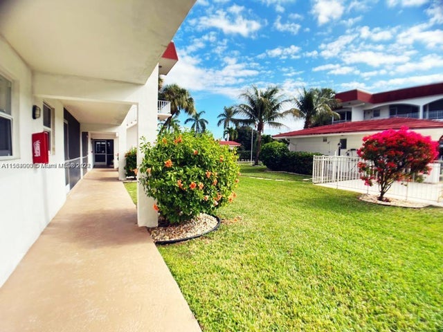 4 of 39 - 580 Egret Dr 302, Hallandale Beach, FL
