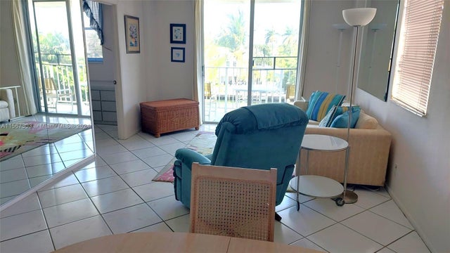 4 of 19 - 1731 Se 15th St 415, Fort Lauderdale, FL