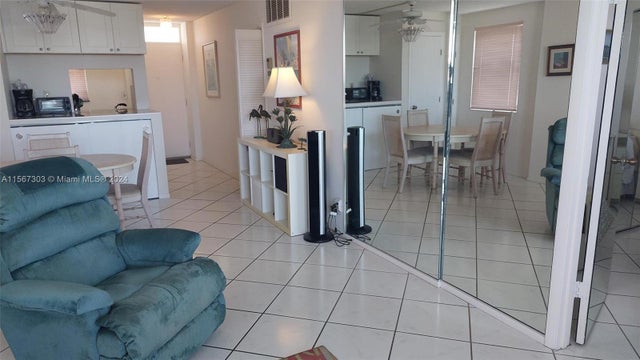 5 of 19 - 1731 Se 15th St 415, Fort Lauderdale, FL