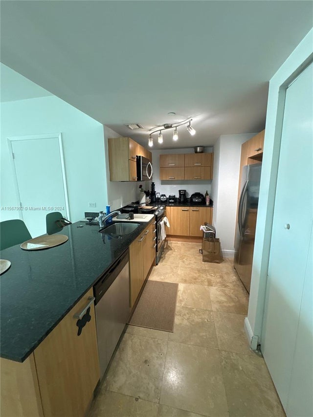 2 of 7 - 350 S Miami Ave 2603, Miami, FL