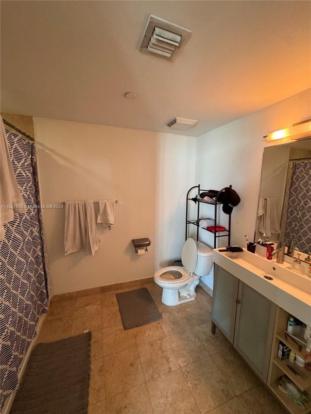 3 of 7 - 350 S Miami Ave 2603, Miami, FL