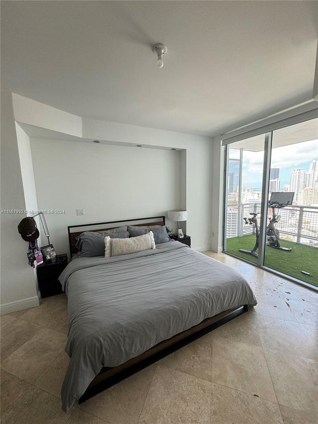 5 of 7 - 350 S Miami Ave 2603, Miami, FL