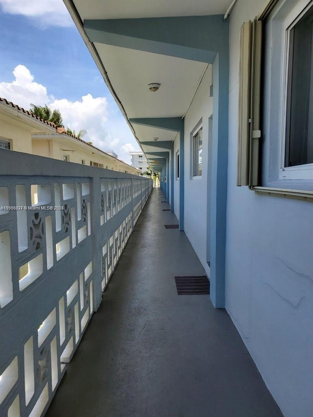 5 of 30 - 1185 Marseille Dr 209, Miami Beach, FL