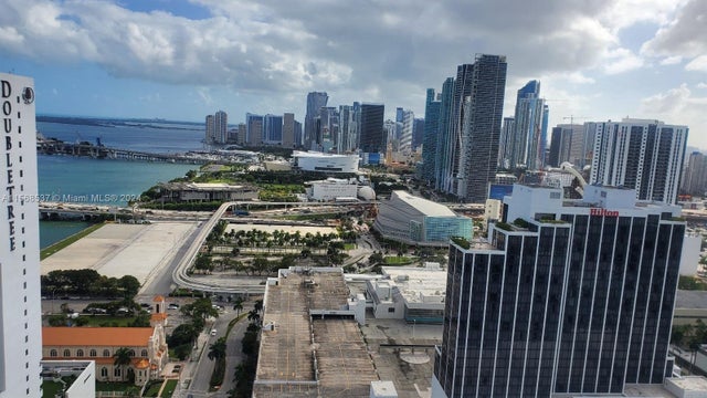 1 of 17 - 1750 N Bayshore Dr 3814, Miami, FL