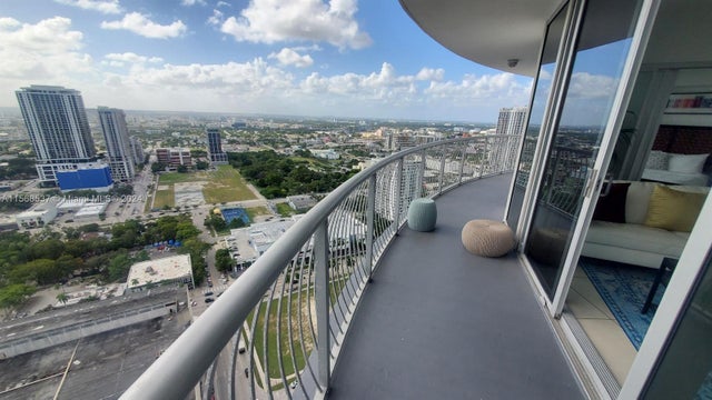 2 of 17 - 1750 N Bayshore Dr 3814, Miami, FL