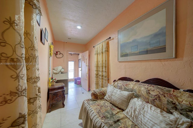 5 of 12 - 1877 Sw 6th St, Miami, FL