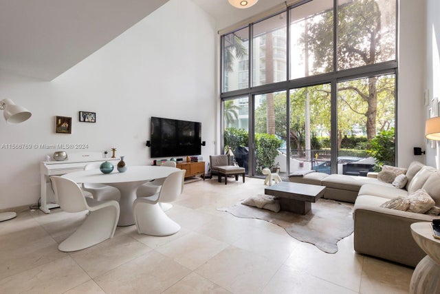 4 of 33 - 6000 Collins Ave 108, Miami Beach, FL