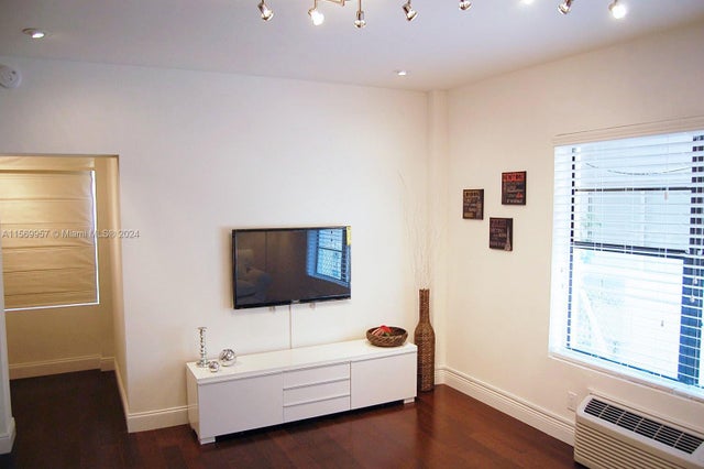 3 of 22 - 934 Michigan Ave 105, Miami Beach, FL