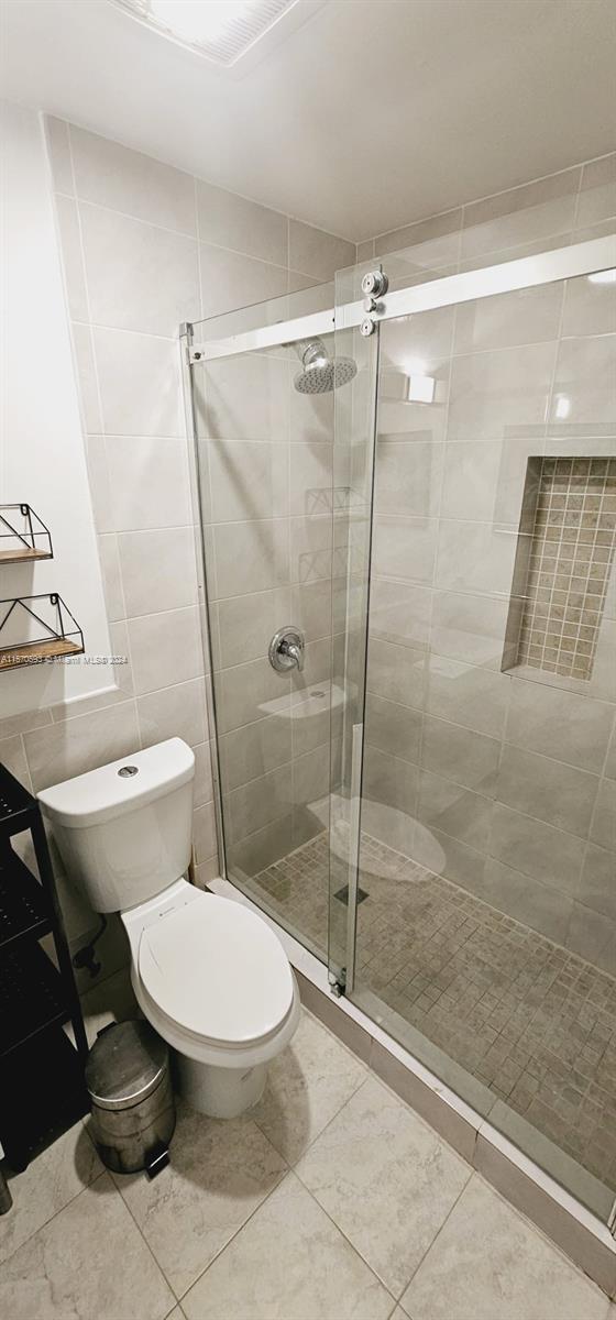 4 of 11 - 842 Meridian Ave 3d, Miami Beach, FL
