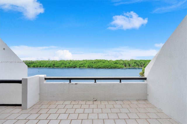 4 of 14 - 456 Poinciana Dr 1620, Sunny Isles Beach, FL