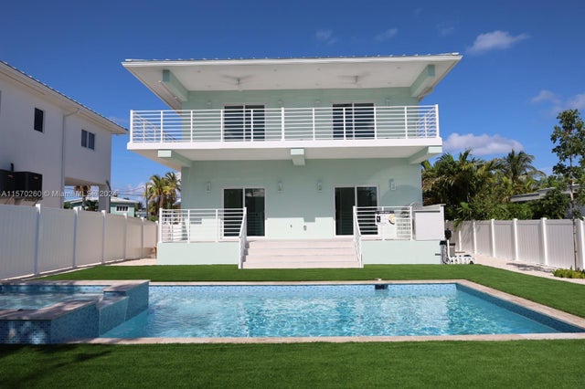 2 of 52 - 115 Azalea St, Tavernier, FL
