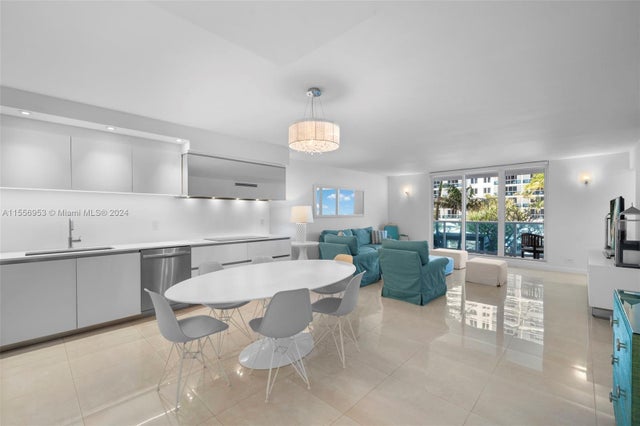 5 of 42 - 2301 Collins Ave 410, Miami Beach, FL