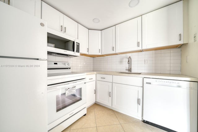 1 of 22 - 496 Nw 165th St Rd D316, Miami, FL