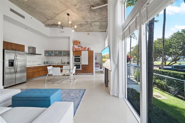 4 of 36 - 2001 Meridian Ave 103, Miami Beach, FL