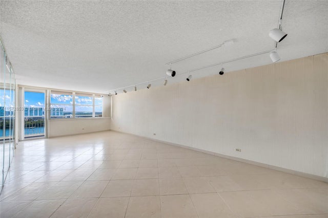 4 of 58 - 250 174th St 1818, Sunny Isles Beach, FL