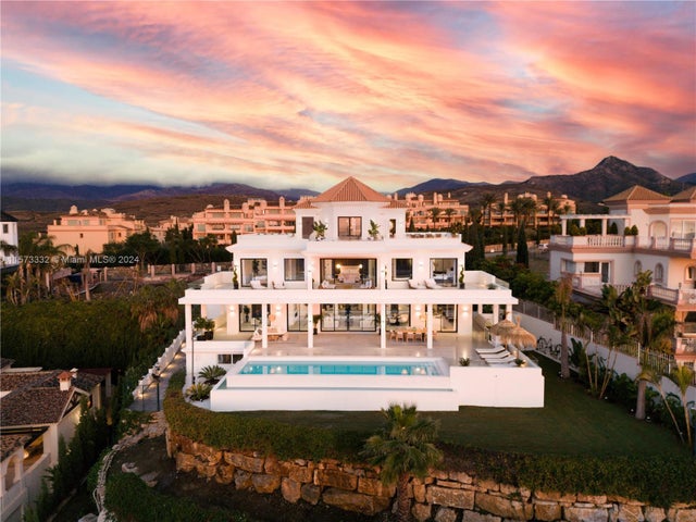 1 of 100 - 00 Los Flamingos Urbanisation, Benahavis, 