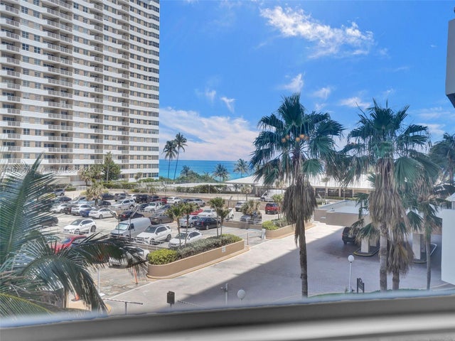 4 of 32 - 1980 S Ocean Dr 3p, Hallandale Beach, FL