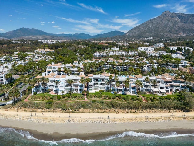 3 of 34 - 00 Orquidea, Puente Romano, Marbella, 