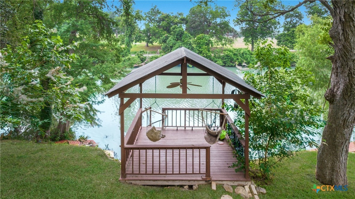 Lake Seguin Real Estate & Homes for Sale