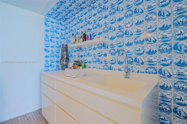5 of 16 - 1100 West Avenue Ph17, Miami Beach, FL