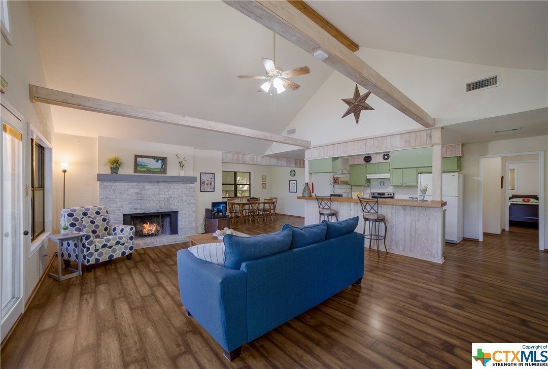 298 Meadowlake Drive on Meadow Lake in Seguin MLS® 541619 Listed for