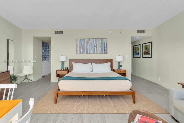 3 of 47 - 1100 West Ave 906, Miami Beach, FL