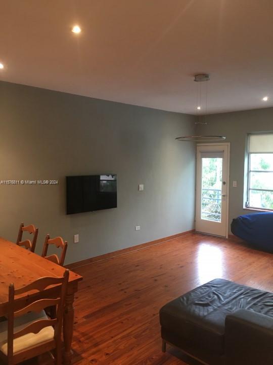 1 of 9 - 4720 Pine Tree Dr 17, Miami Beach, FL