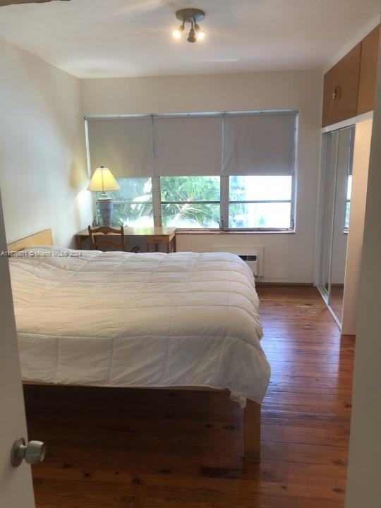 4 of 9 - 4720 Pine Tree Dr 17, Miami Beach, FL