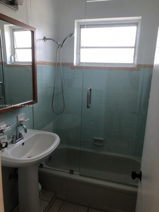 5 of 9 - 4720 Pine Tree Dr 17, Miami Beach, FL