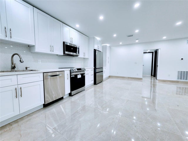 4 of 44 - 11930 Ne 19th Dr 3, North Miami, FL