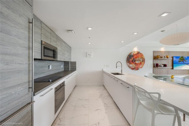 5 of 25 - 400 Sunny Isles Blvd 704, Sunny Isles Beach, FL