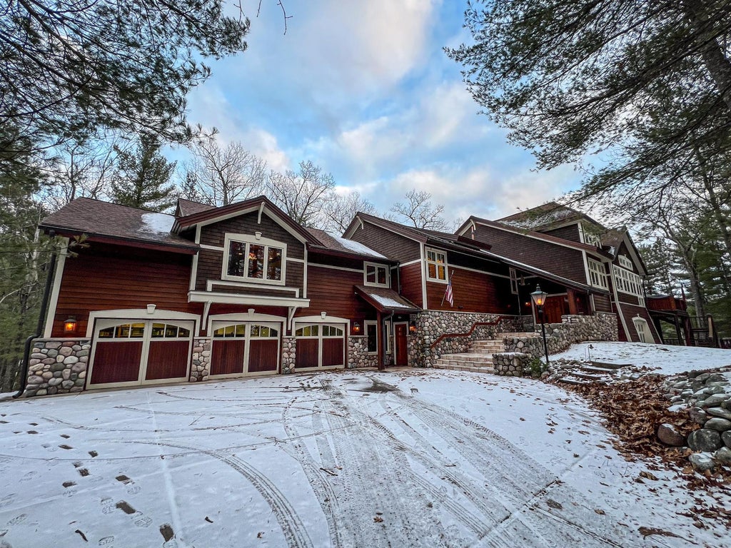 8279 Bassett Rd, Minocqua MLS 206516