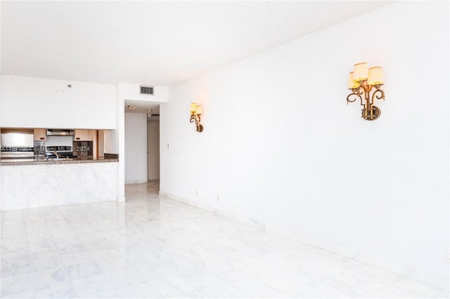 5 of 91 - 1581 Brickell Ave 1107, Miami, FL