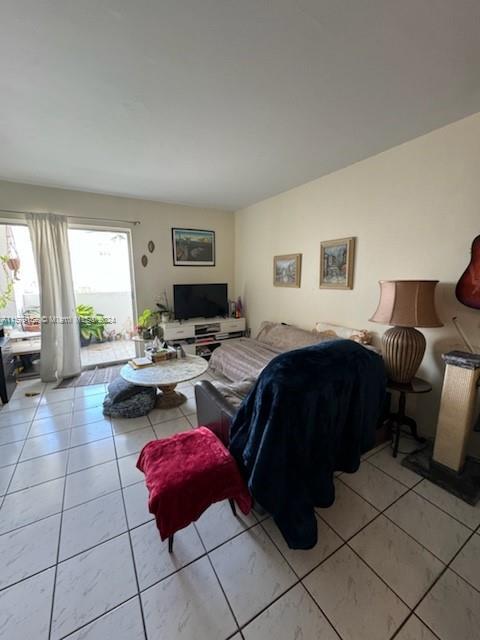 1 of 8 - 2000 Biarritz Dr 404, Miami Beach, FL