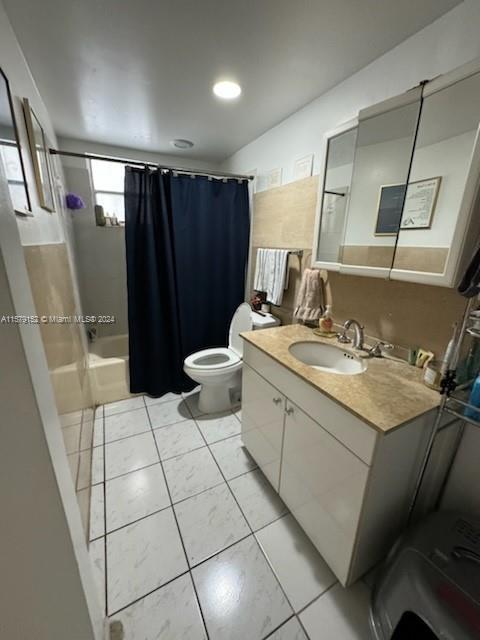 3 of 8 - 2000 Biarritz Dr 404, Miami Beach, FL