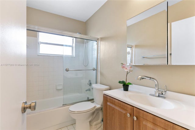4 of 53 - 2031 Nw 32nd St, Oakland Park, FL