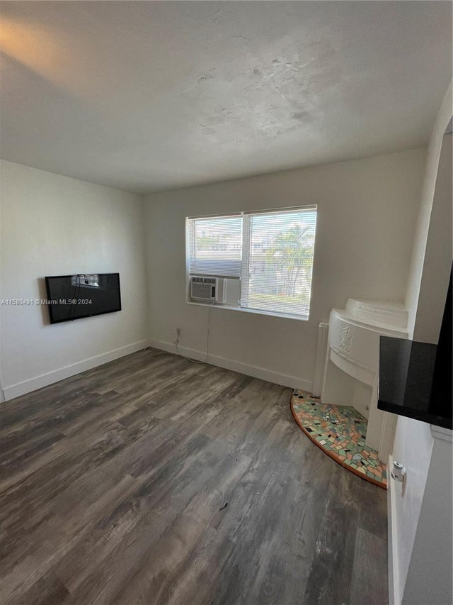 5 of 10 - 760 Jefferson Ave 11, Miami Beach, FL