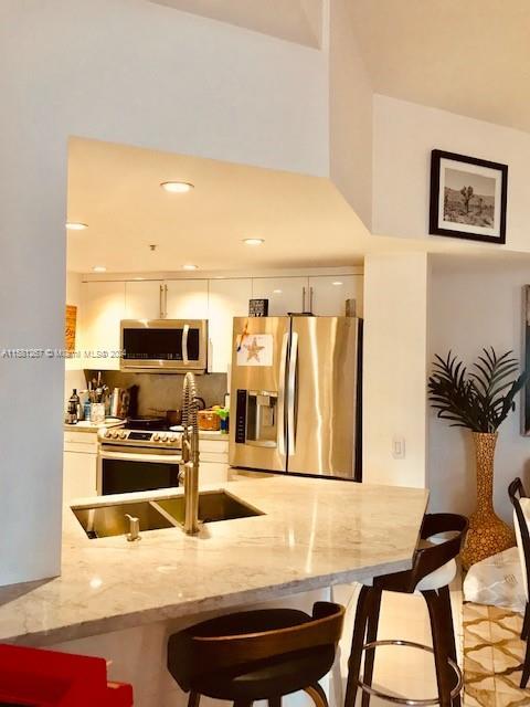 3 of 33 - 701 Brickell Key Blvd 202, Miami, FL