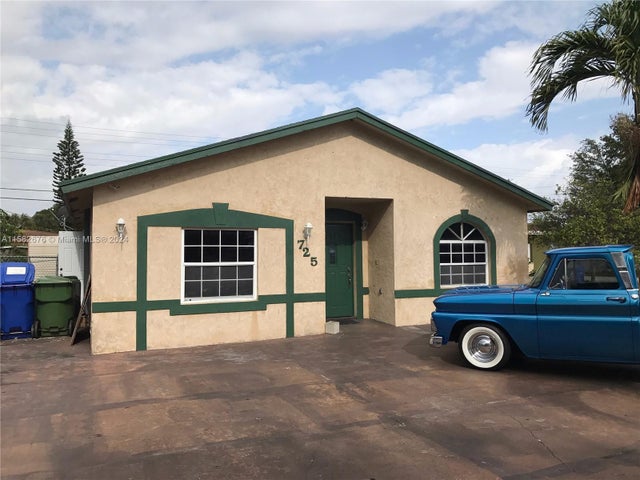 1 of 17 - 725 Nw 19th Ter, Fort Lauderdale, FL