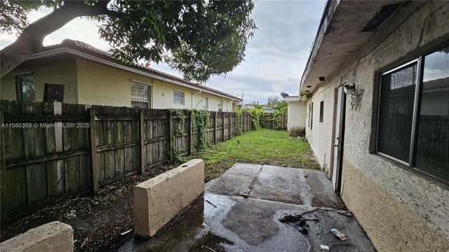 3 of 6 - 2712 Nw 14th St, Fort Lauderdale, FL