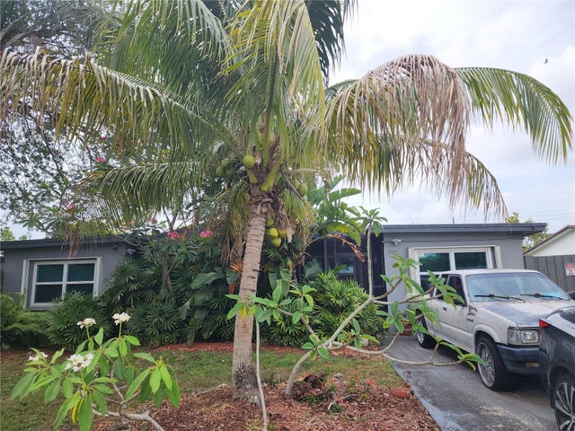 1 of 27 - 2740 Sw 46th Ct, Dania Beach, FL