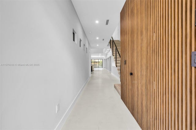 4 of 30 - 808 Sw 9th St 808-a, Fort Lauderdale, FL