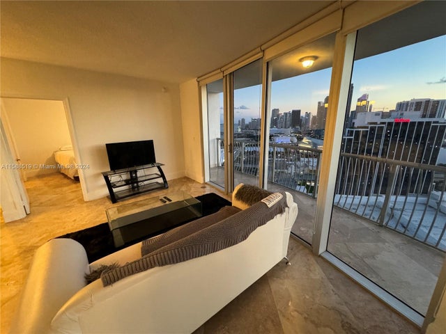 3 of 12 - 1750 N Bayshore Dr 3114, Miami, FL