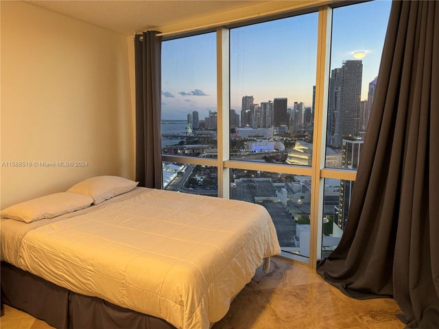 5 of 12 - 1750 N Bayshore Dr 3114, Miami, FL