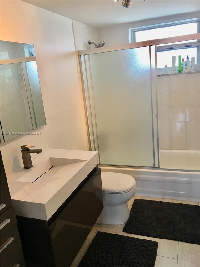 4 of 25 - 1610 Lenox Ave 416, Miami Beach, FL