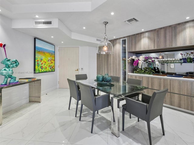 3 of 41 - 19355 Turnberry Way 25a, Aventura, FL