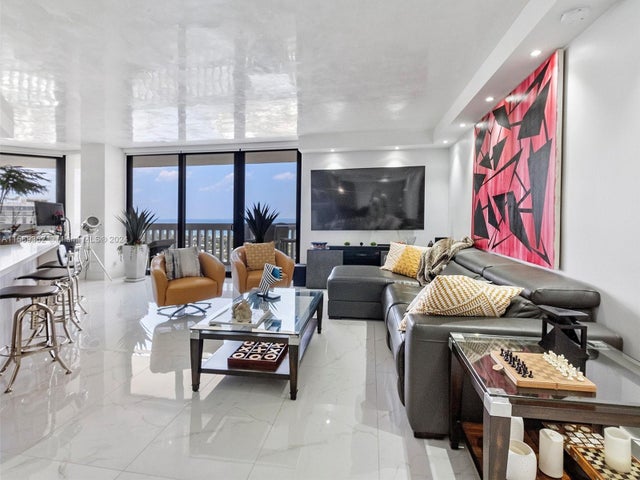 5 of 41 - 19355 Turnberry Way 25a, Aventura, FL